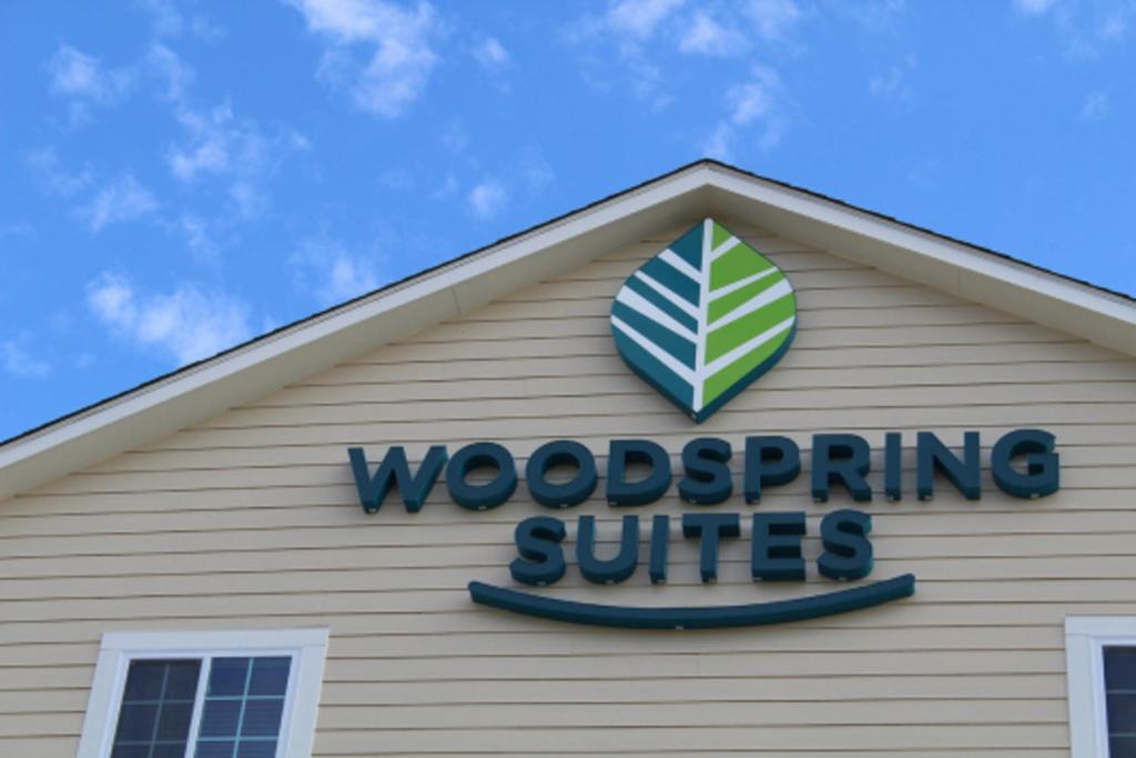 WoodSpring Suites Conroe - image 3